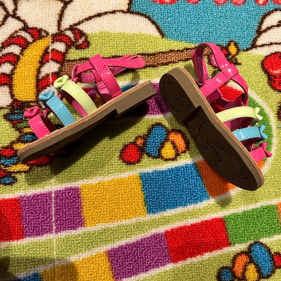 Gymboree toddler girls 👧 colourful bow sandals 🩴 - Picture 3 of 4